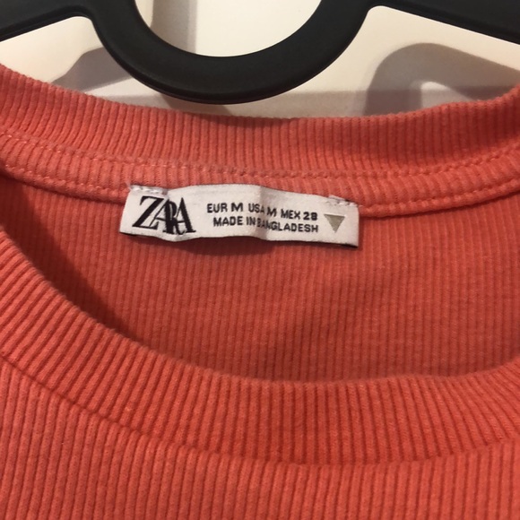 NWOT Zara pink ruffled shoulder crop top - Picture 3 of 3